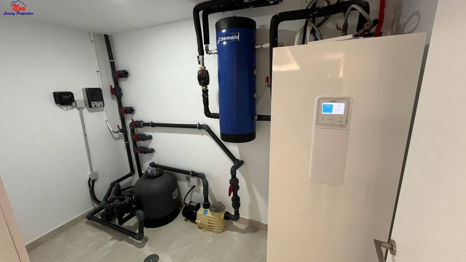 4 slaapkamer Villa te koop in Marbella met zwembad garage - € 1.950.000 (Ref: 8829349)