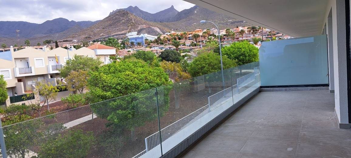 2 soveværelse Penthouse til salg i El Madronal med swimmingpool garage - € 650.000 (Ref: 8829350)