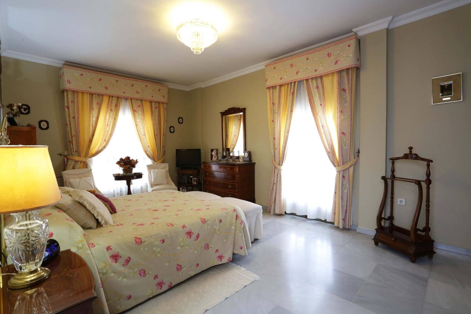 5 slaapkamer Huis te koop in Coria del Rio met garage - € 370.000 (Ref: 8854810)