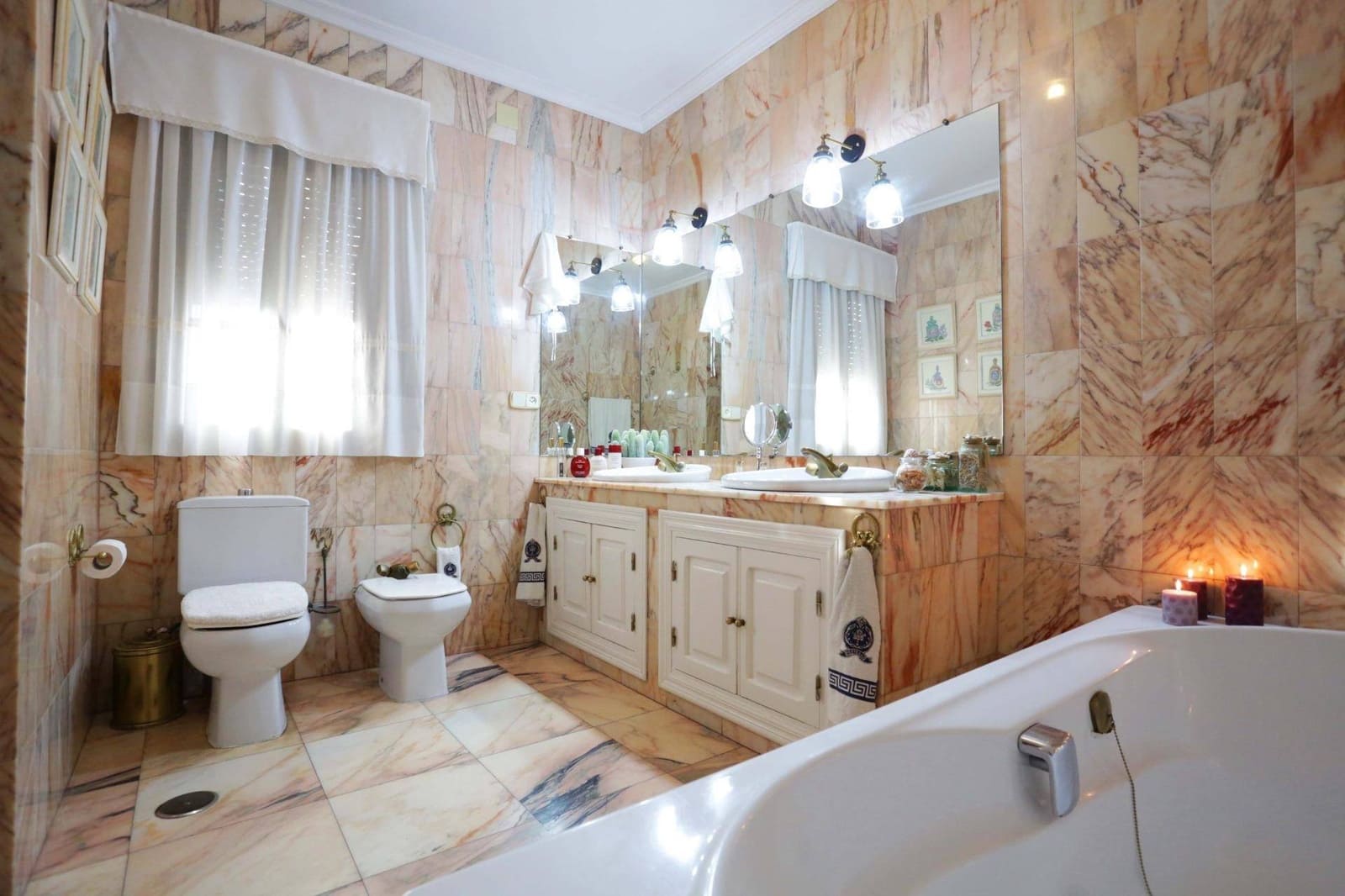 5 slaapkamer Huis te koop in Coria del Rio met garage - € 370.000 (Ref: 8854810)