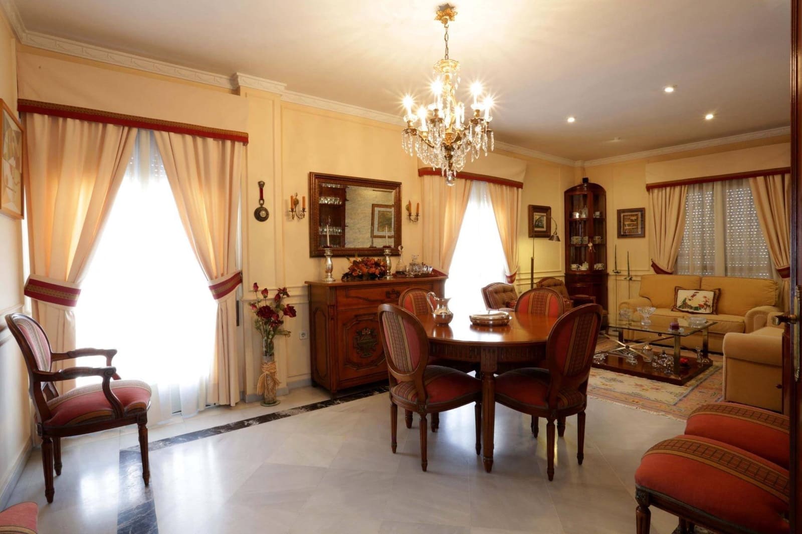 5 slaapkamer Huis te koop in Coria del Rio met garage - € 370.000 (Ref: 8854810)