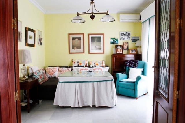 5 bedroom Townhouse for sale in Coria del Río with garage - € 370,000 (Ref: 8854810)