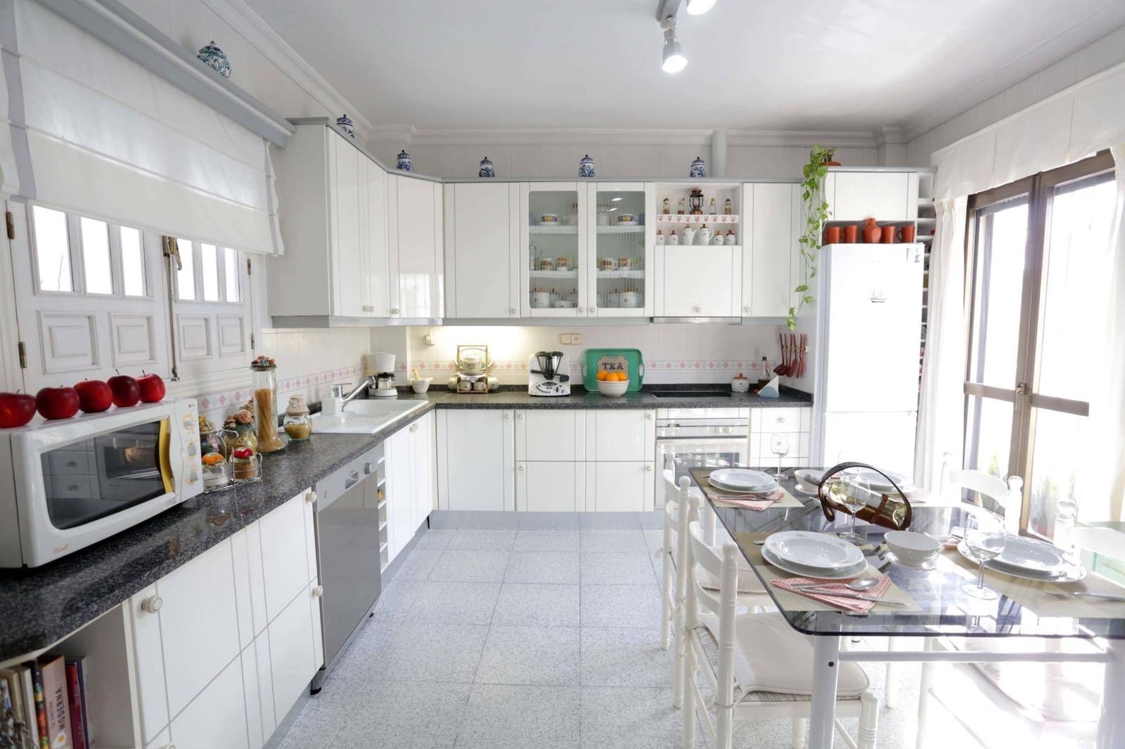 5 slaapkamer Huis te koop in Coria del Rio met garage - € 370.000 (Ref: 8854810)