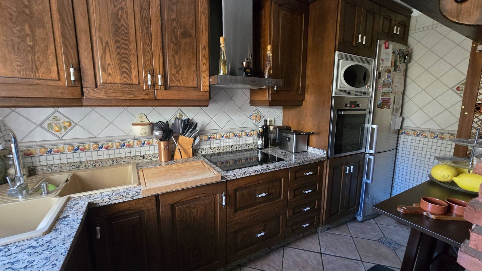 3 sypialnia Dom blizniak na sprzedaż w Estepona z basenem garażem - 620 000 € (Ref: 8900434)