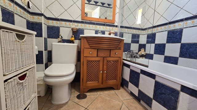 3 quarto Moradia Geminada para venda em Seghers, Estepona com piscina garagem - 620 000 € (Ref: 8900434)