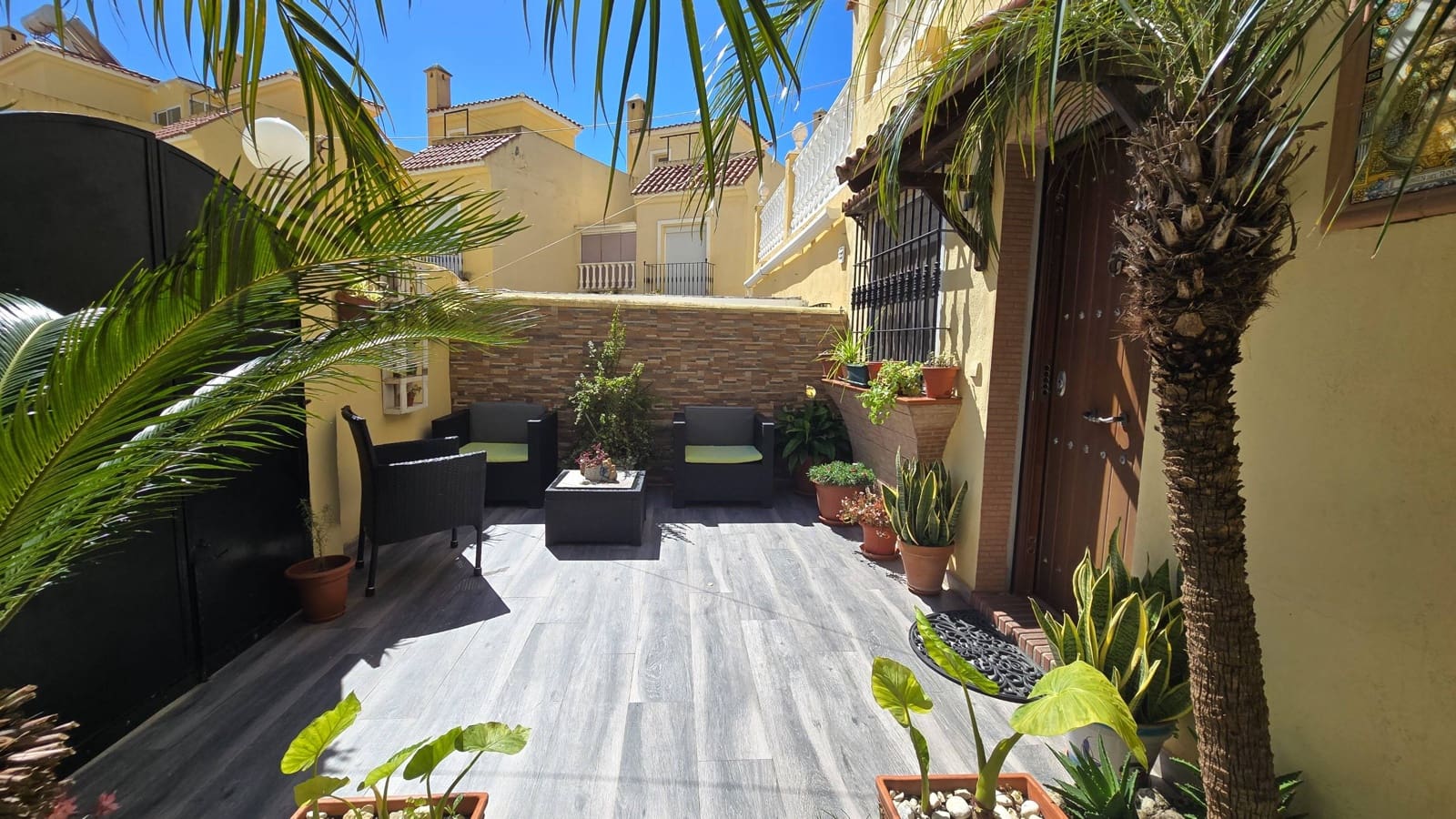 3 sypialnia Dom blizniak na sprzedaż w Estepona z basenem garażem - 620 000 € (Ref: 8900434)