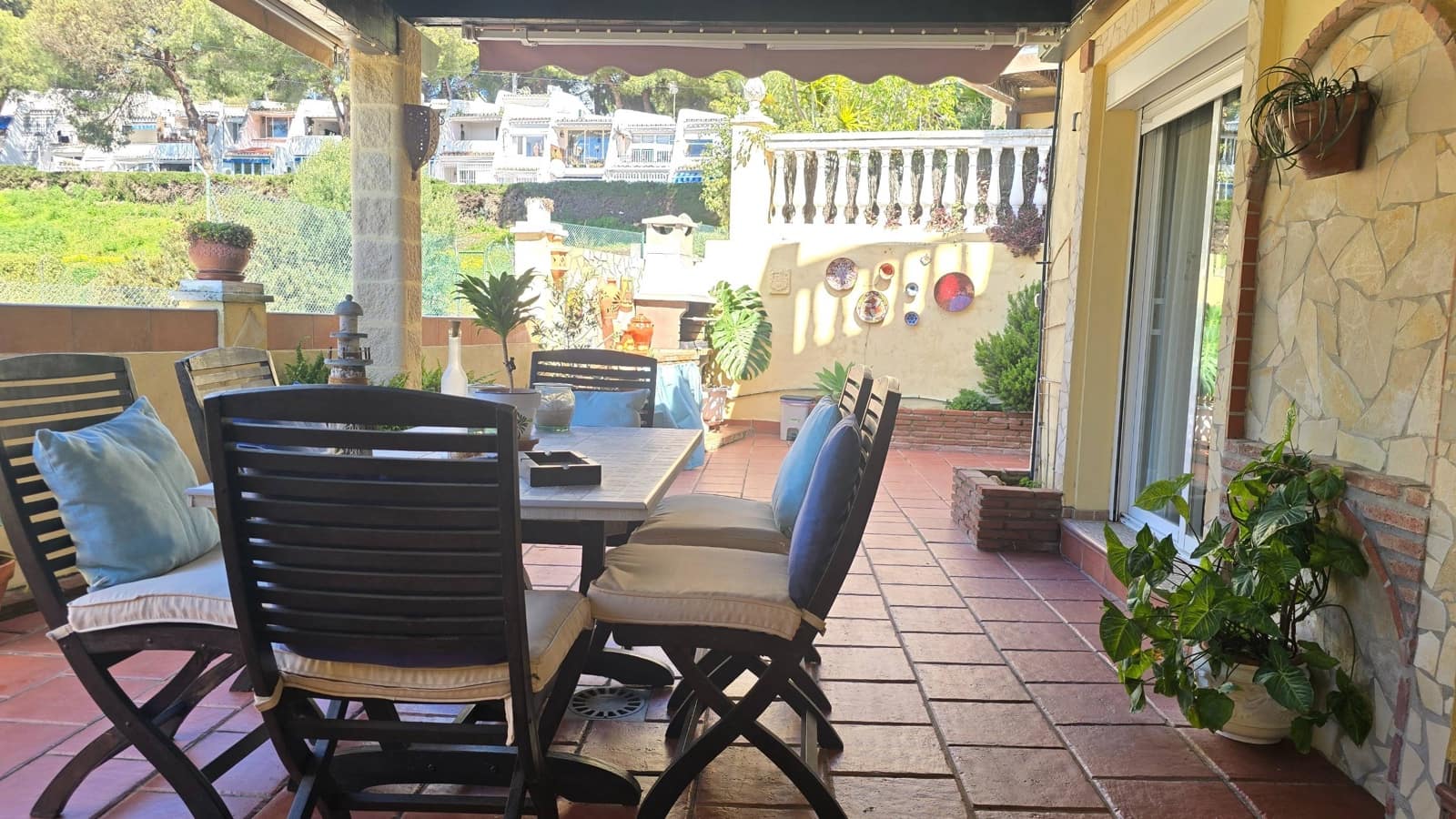 3 sypialnia Dom blizniak na sprzedaż w Estepona z basenem garażem - 620 000 € (Ref: 8900434)