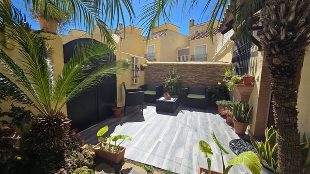 3 quarto Moradia Geminada para venda em Seghers, Estepona com piscina garagem - 620 000 € (Ref: 8900434)