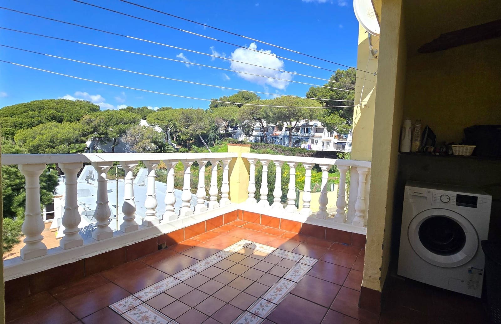 3 sypialnia Dom blizniak na sprzedaż w Estepona z basenem garażem - 620 000 € (Ref: 8900434)