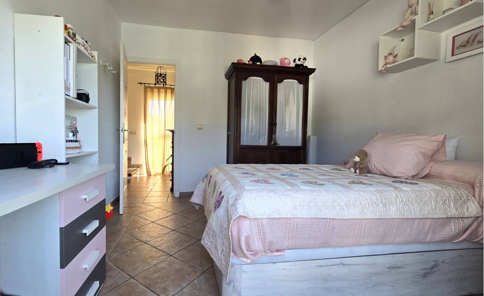 3 quarto Moradia Geminada para venda em Estepona com piscina garagem - 620 000 € (Ref: 8900434)