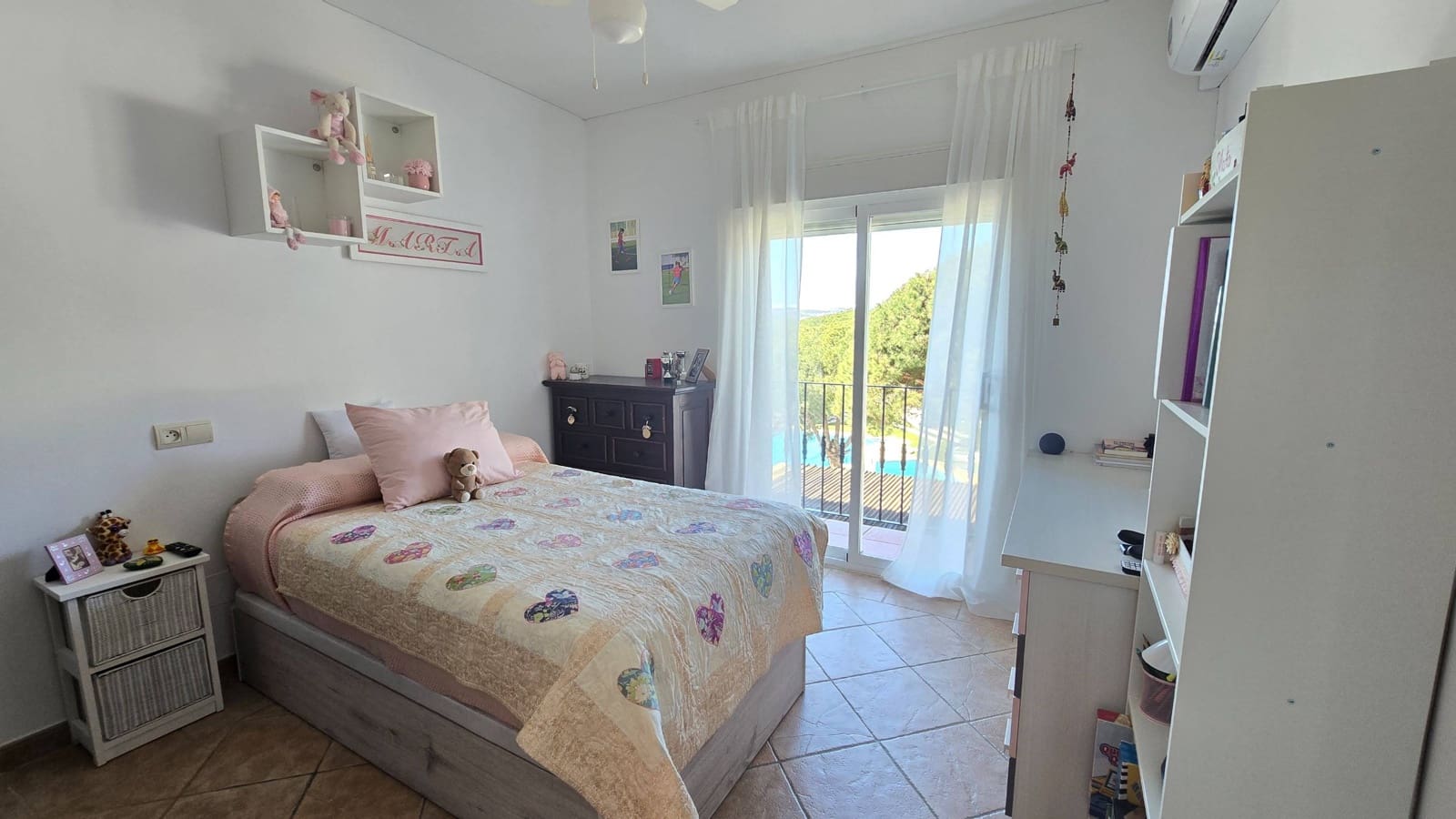 3 quarto Moradia Geminada para venda em Estepona com piscina garagem - 620 000 € (Ref: 8900434)