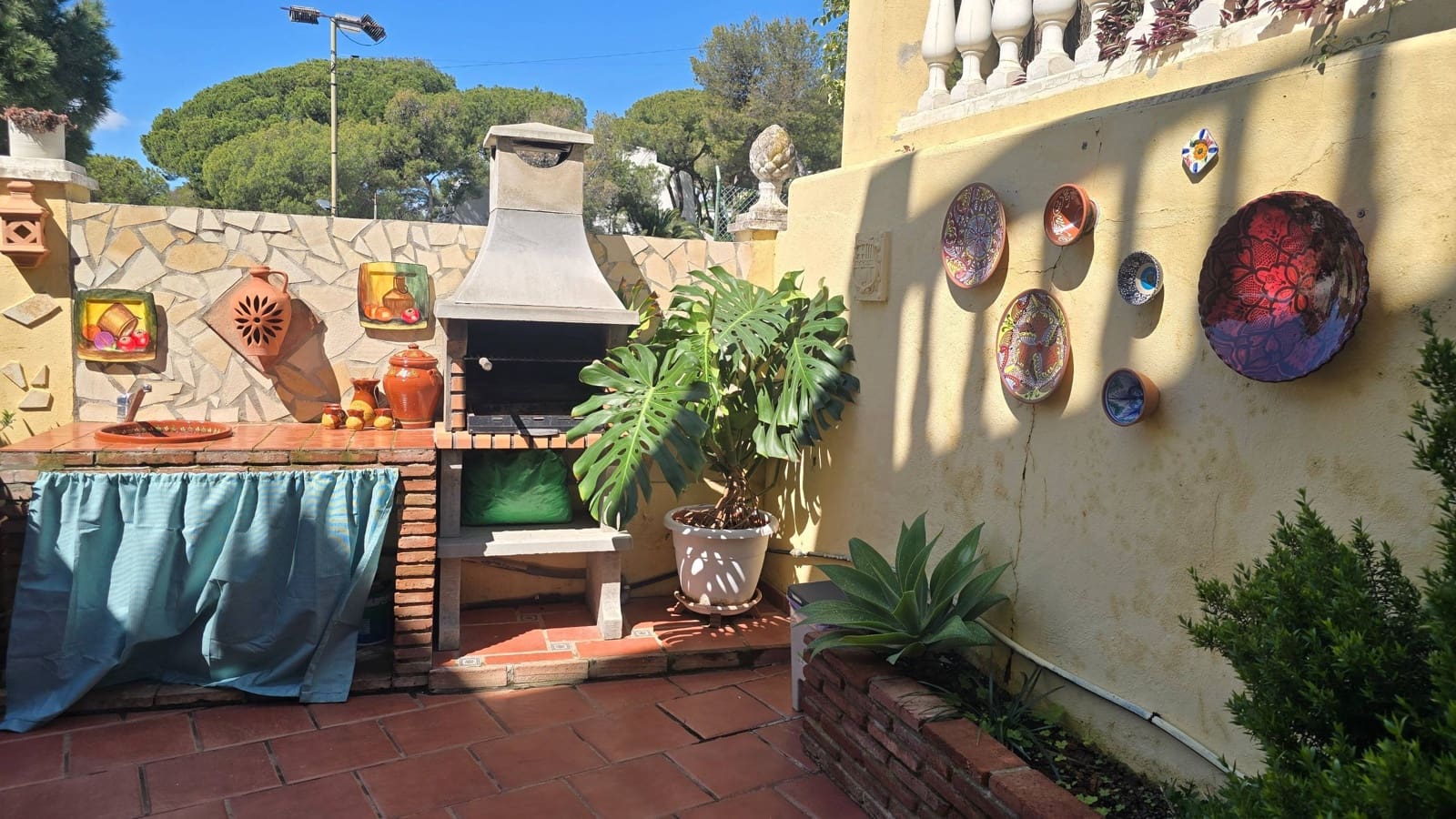 3 quarto Moradia Geminada para venda em Estepona com piscina garagem - 620 000 € (Ref: 8900434)