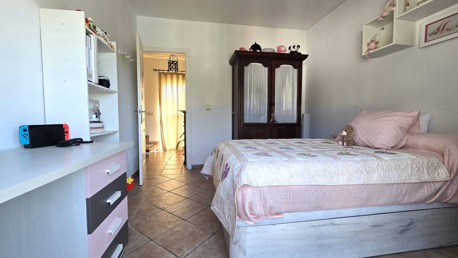 3 quarto Moradia Geminada para venda em Estepona com piscina garagem - 620 000 € (Ref: 8900434)