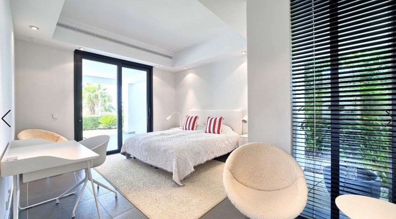 5 bedroom Villa for sale in Benahavis with pool garage - € 4,675,000 (Ref: 8917967)