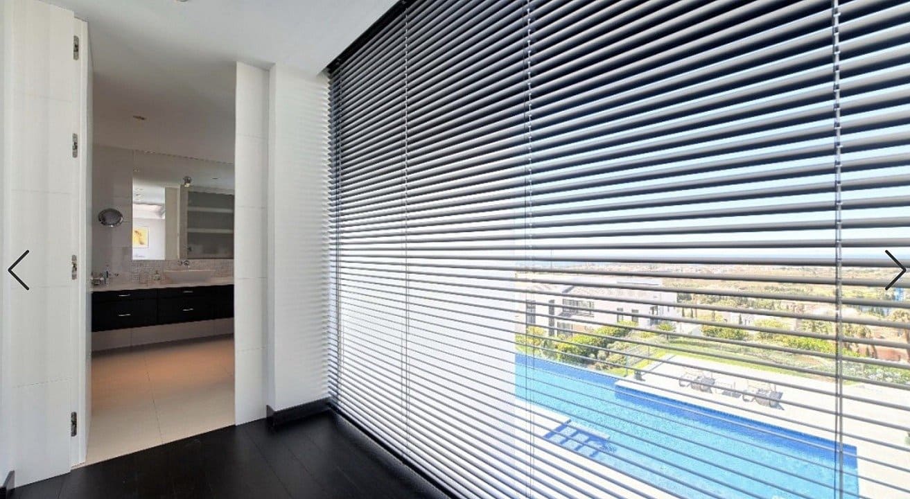 5 bedroom Villa for sale in Benahavis with pool garage - € 4,675,000 (Ref: 8917967)