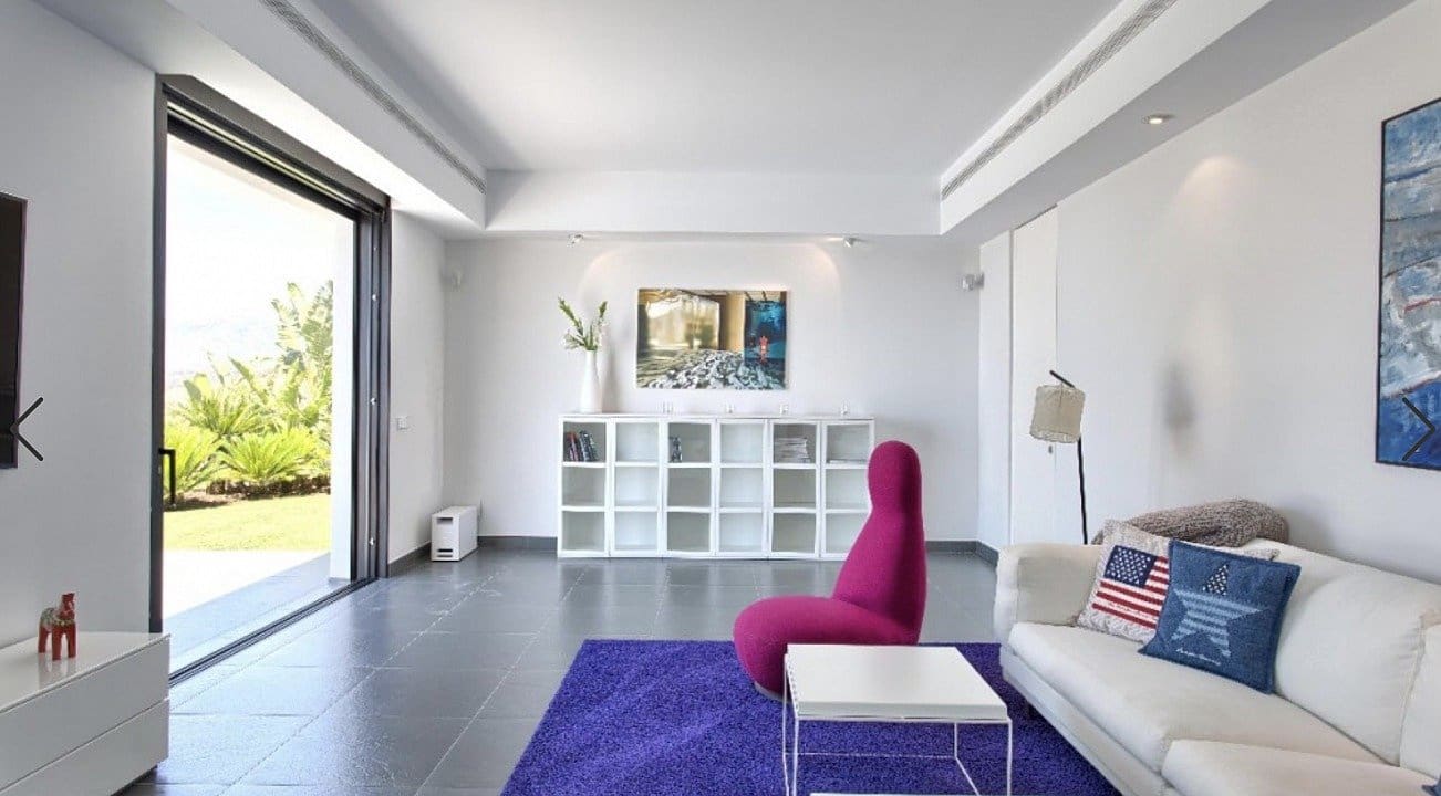 5 bedroom Villa for sale in Benahavis with pool garage - € 4,675,000 (Ref: 8917967)