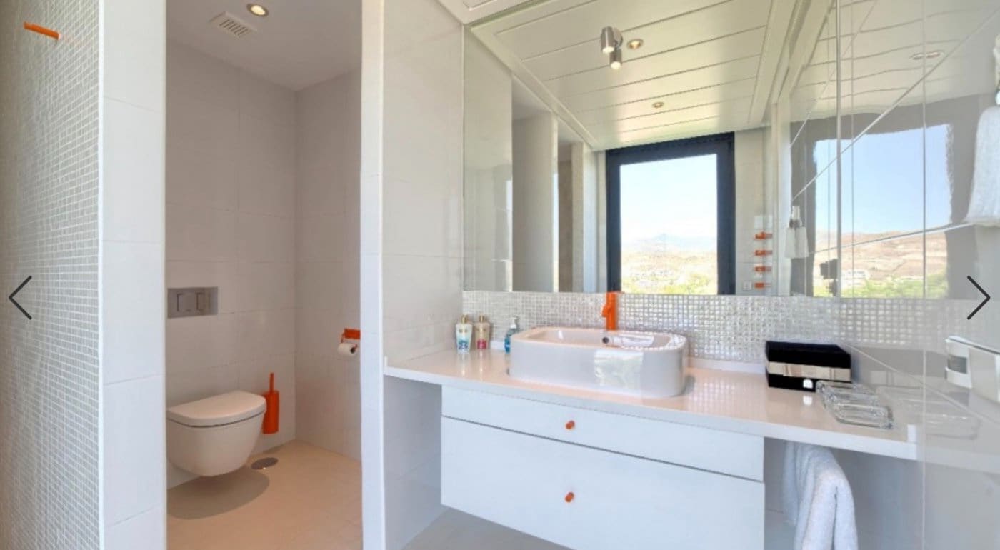 5 bedroom Villa for sale in Benahavis with pool garage - € 4,675,000 (Ref: 8917967)