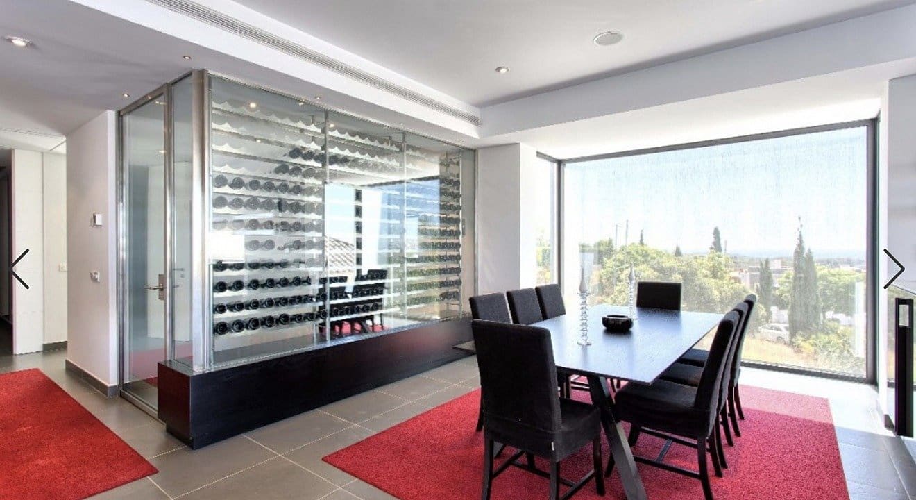 5 bedroom Villa for sale in Benahavis with pool garage - € 4,675,000 (Ref: 8917967)