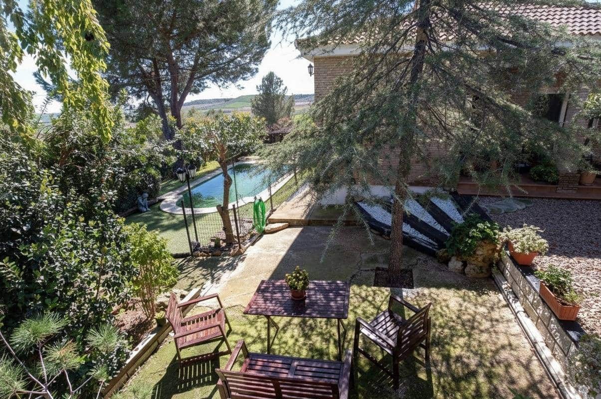 4 soveværelse Villa til salg i Salteras med swimmingpool - € 285.000 (Ref: 8957132)