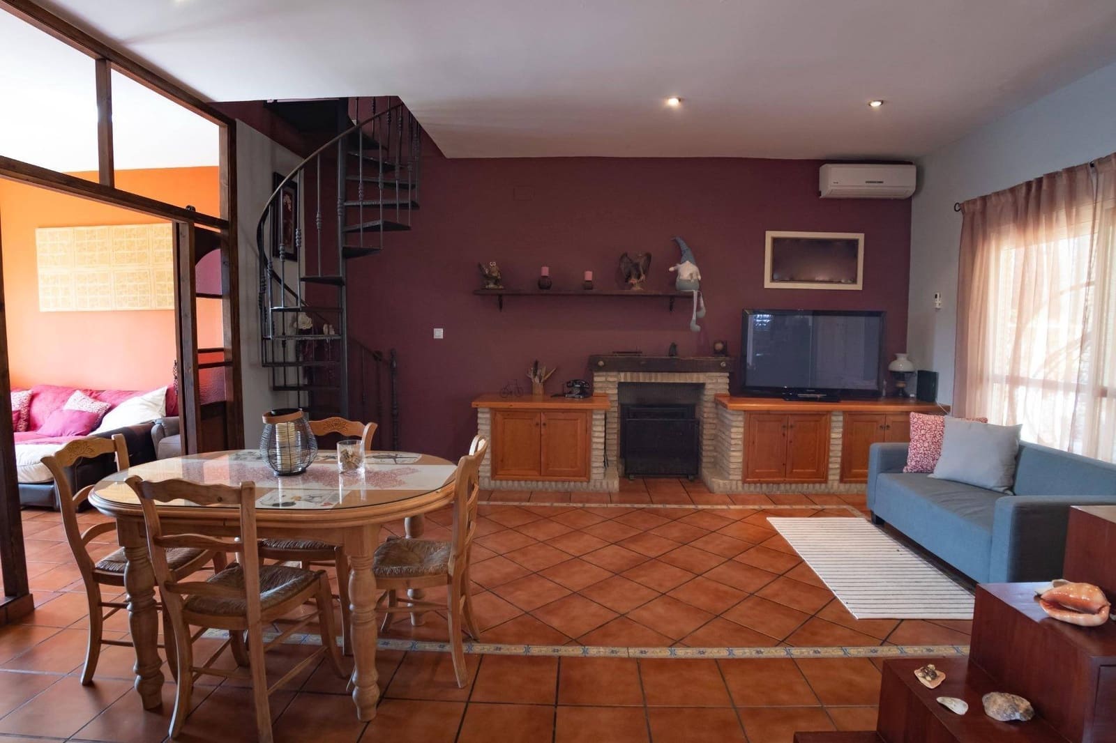 4 soveværelse Villa til salg i Salteras med swimmingpool - € 285.000 (Ref: 8957132)