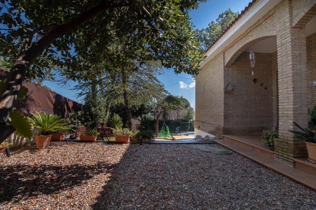 4 soverom Villa til salgs i Salteras med svømmebasseng - € 285 000 (Ref: 8957132)