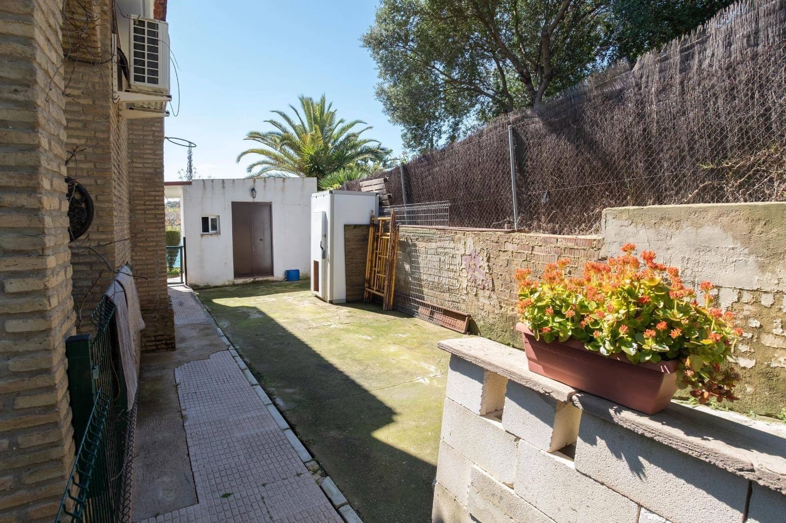 4 soveværelse Villa til salg i Salteras med swimmingpool - € 285.000 (Ref: 8957132)