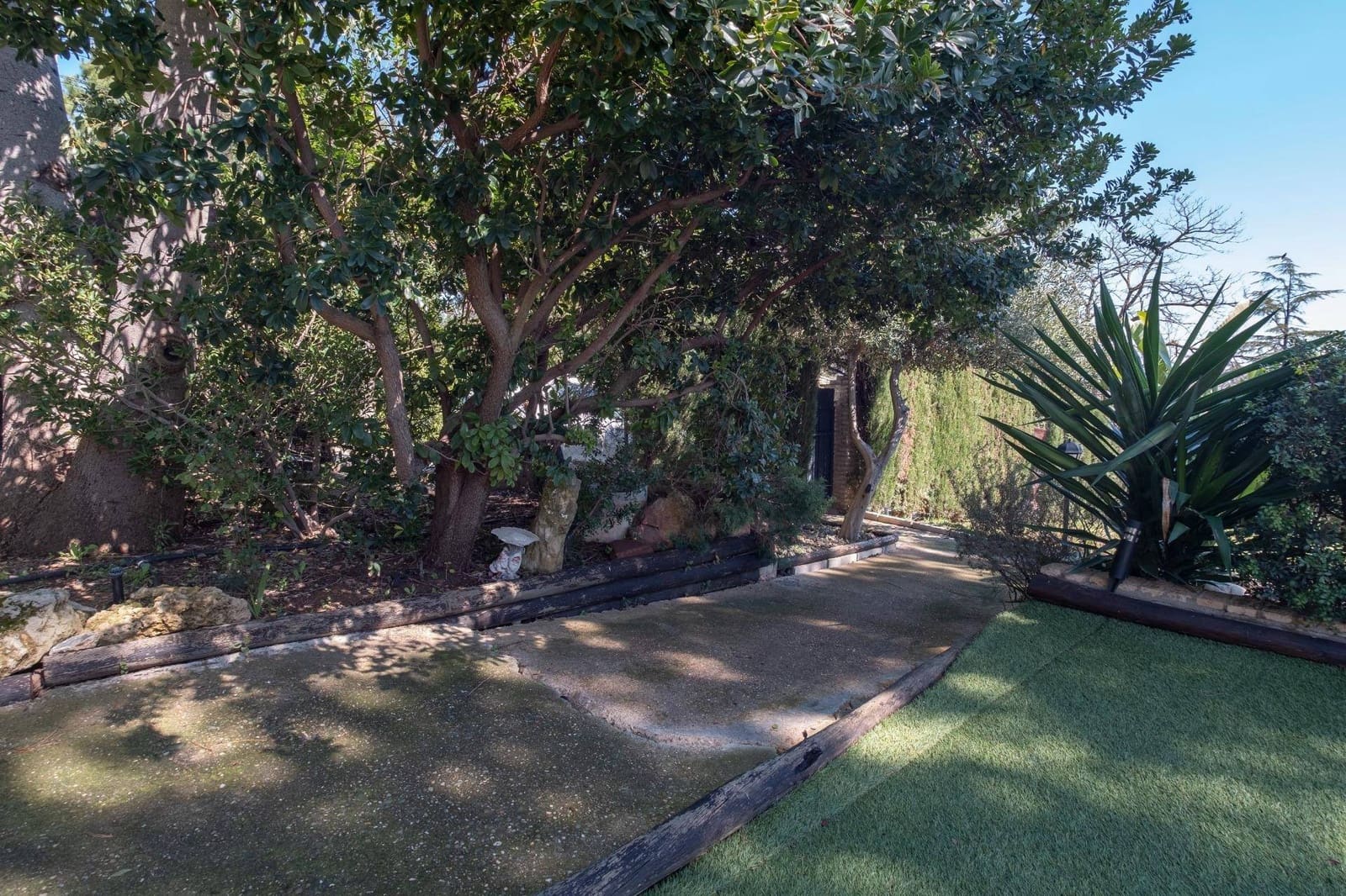 4 soveværelse Villa til salg i Salteras med swimmingpool - € 285.000 (Ref: 8957132)