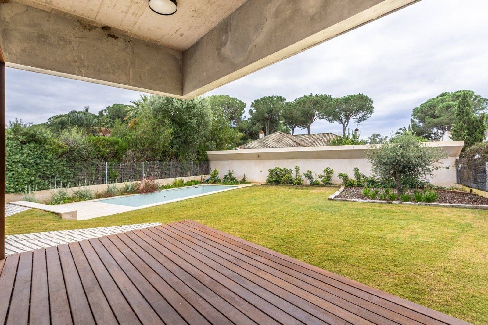 3 soverom Villa til salgs i Carmona med svømmebasseng garasje - € 525 000 (Ref: 9020973)