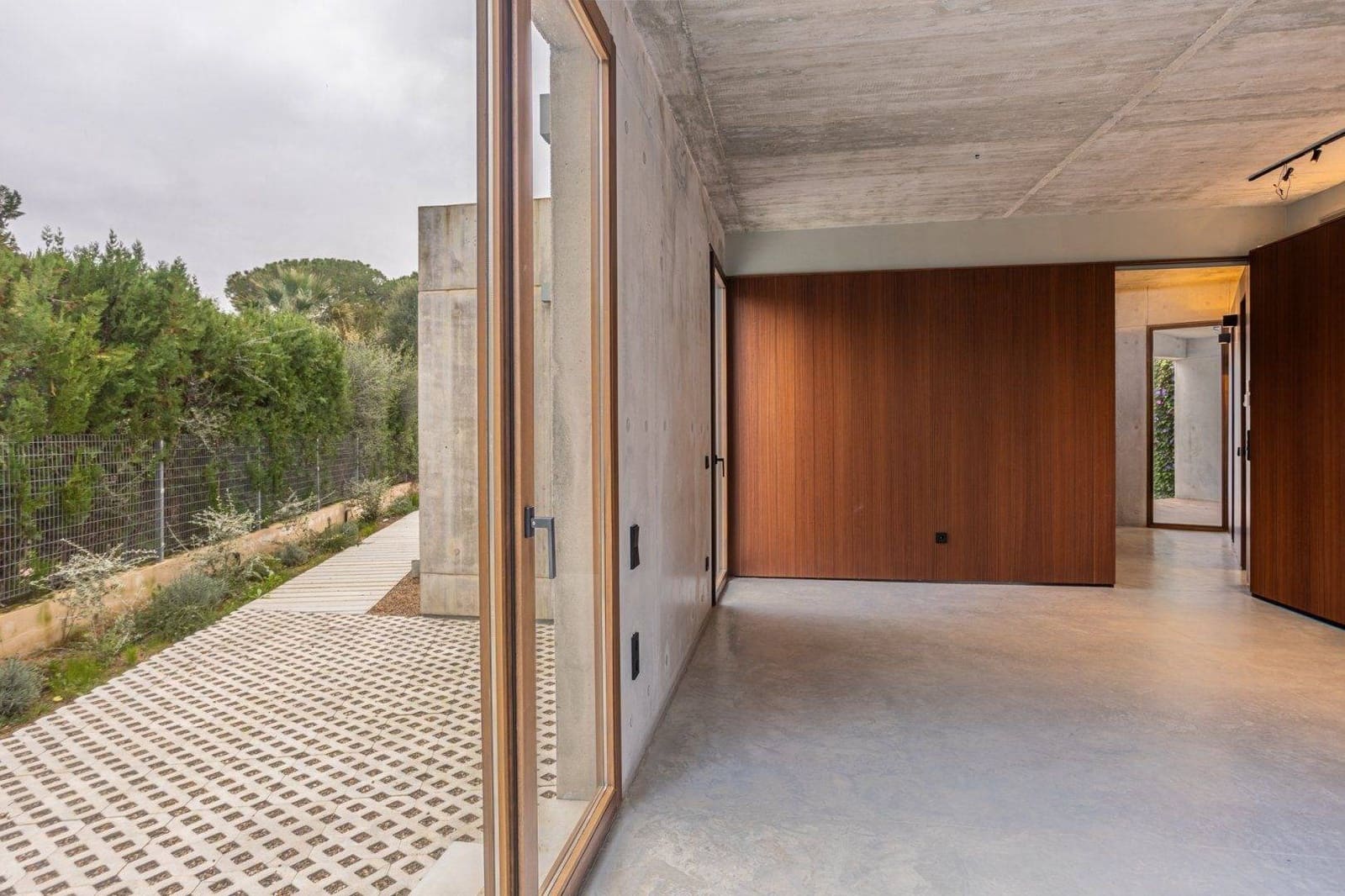 3 soverom Villa til salgs i Carmona med svømmebasseng garasje - € 525 000 (Ref: 9020973)