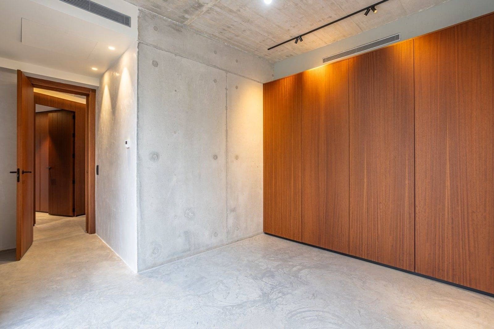 3 soverom Villa til salgs i Carmona med svømmebasseng garasje - € 525 000 (Ref: 9020973)