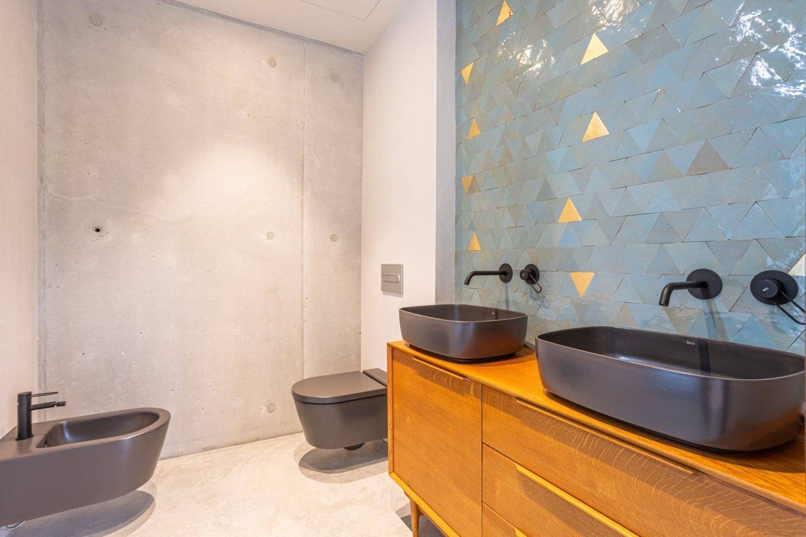 3 soverom Villa til salgs i Carmona med svømmebasseng garasje - € 525 000 (Ref: 9020973)