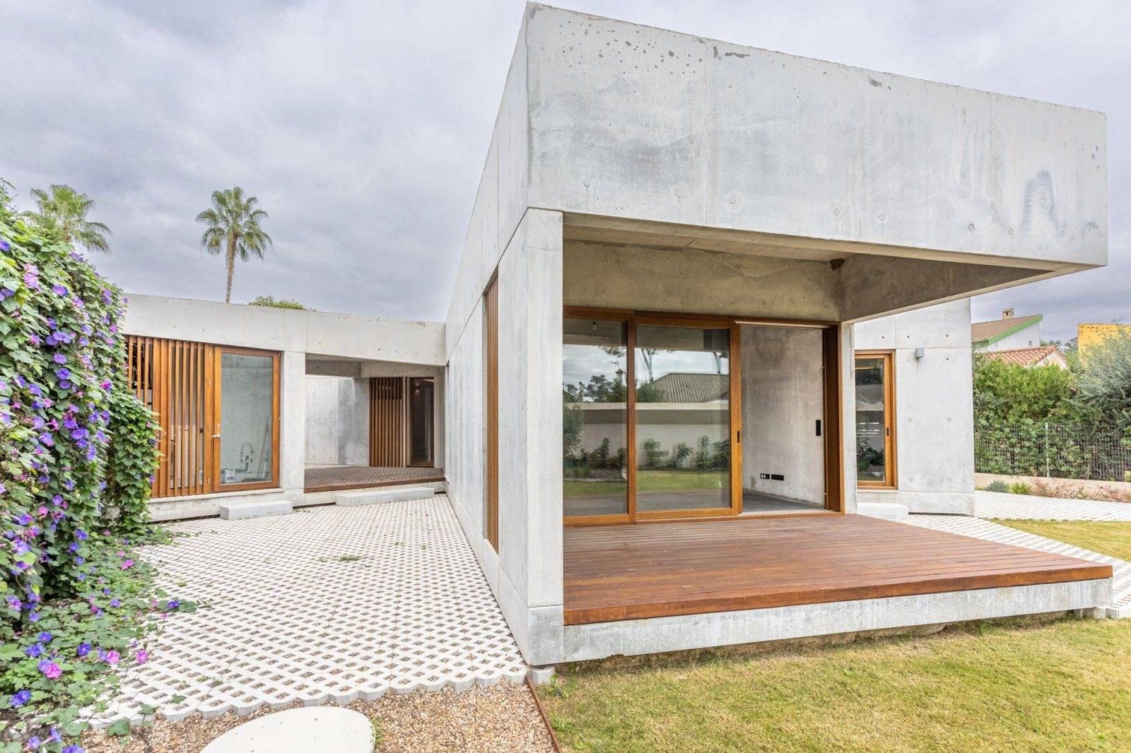 3 soverom Villa til salgs i Carmona med svømmebasseng garasje - € 525 000 (Ref: 9020973)