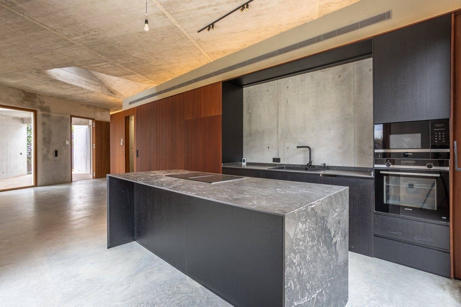 3 soverom Villa til salgs i Carmona med svømmebasseng garasje - € 525 000 (Ref: 9020973)