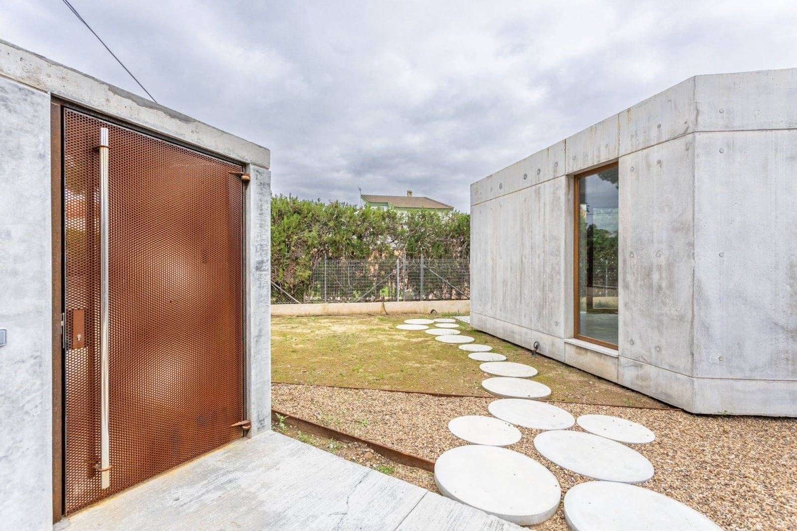 3 soverom Villa til salgs i Carmona med svømmebasseng garasje - € 525 000 (Ref: 9020973)