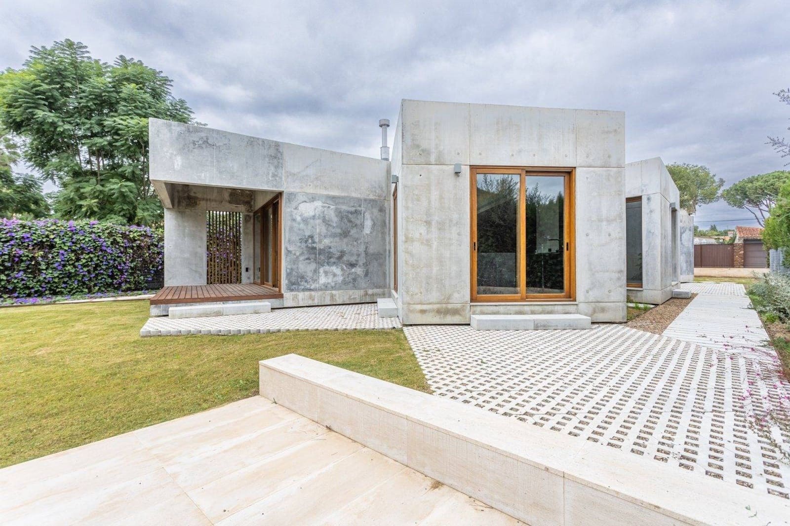 3 soverom Villa til salgs i Carmona med svømmebasseng garasje - € 525 000 (Ref: 9020973)