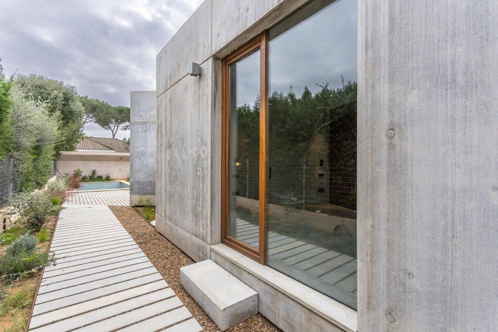 3 soverom Villa til salgs i Carmona med svømmebasseng garasje - € 525 000 (Ref: 9020973)