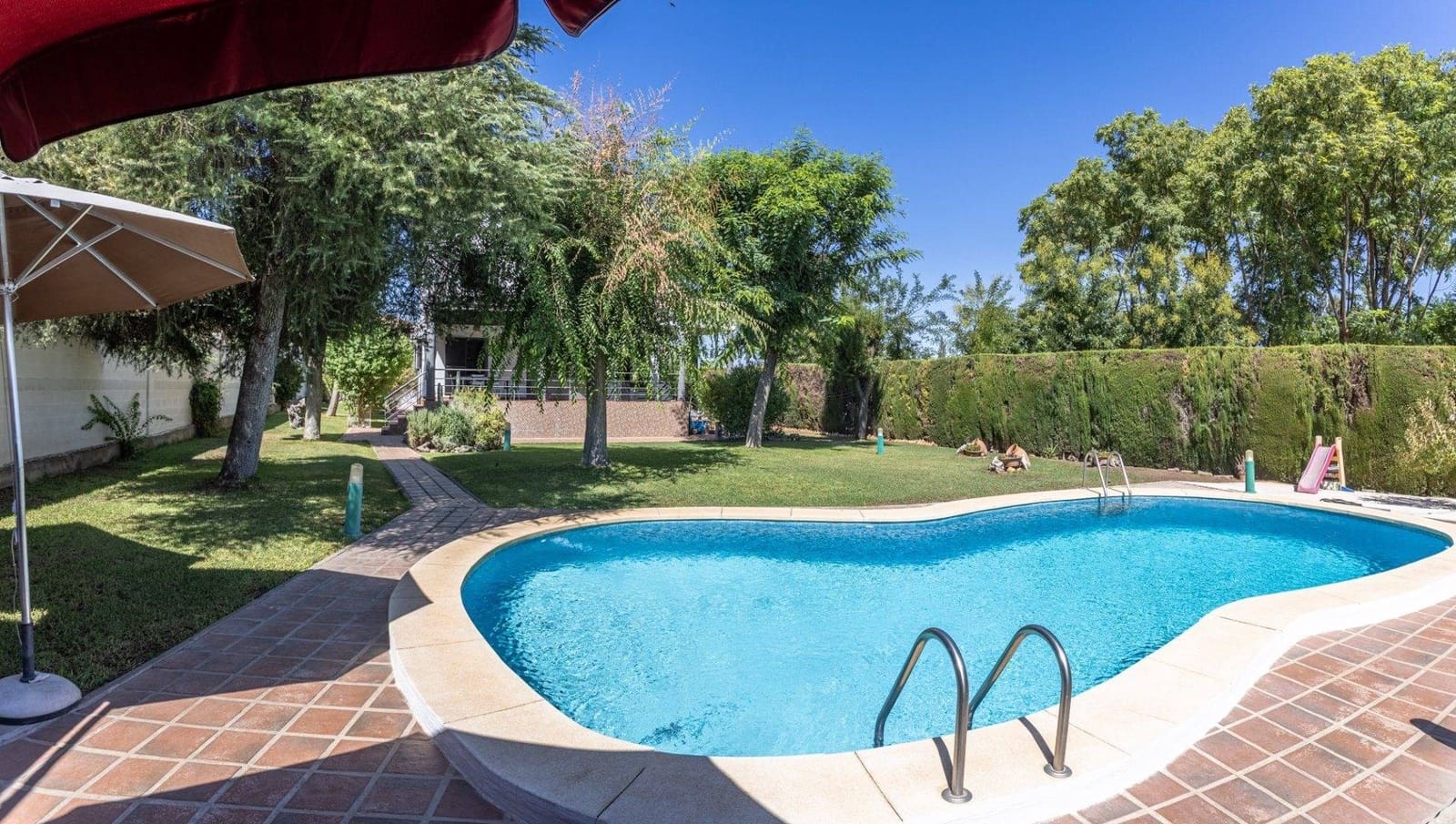 4 soveværelse Villa til salg i Bollullos de la Mitacion med swimmingpool garage - € 330.000 (Ref: 9020975)