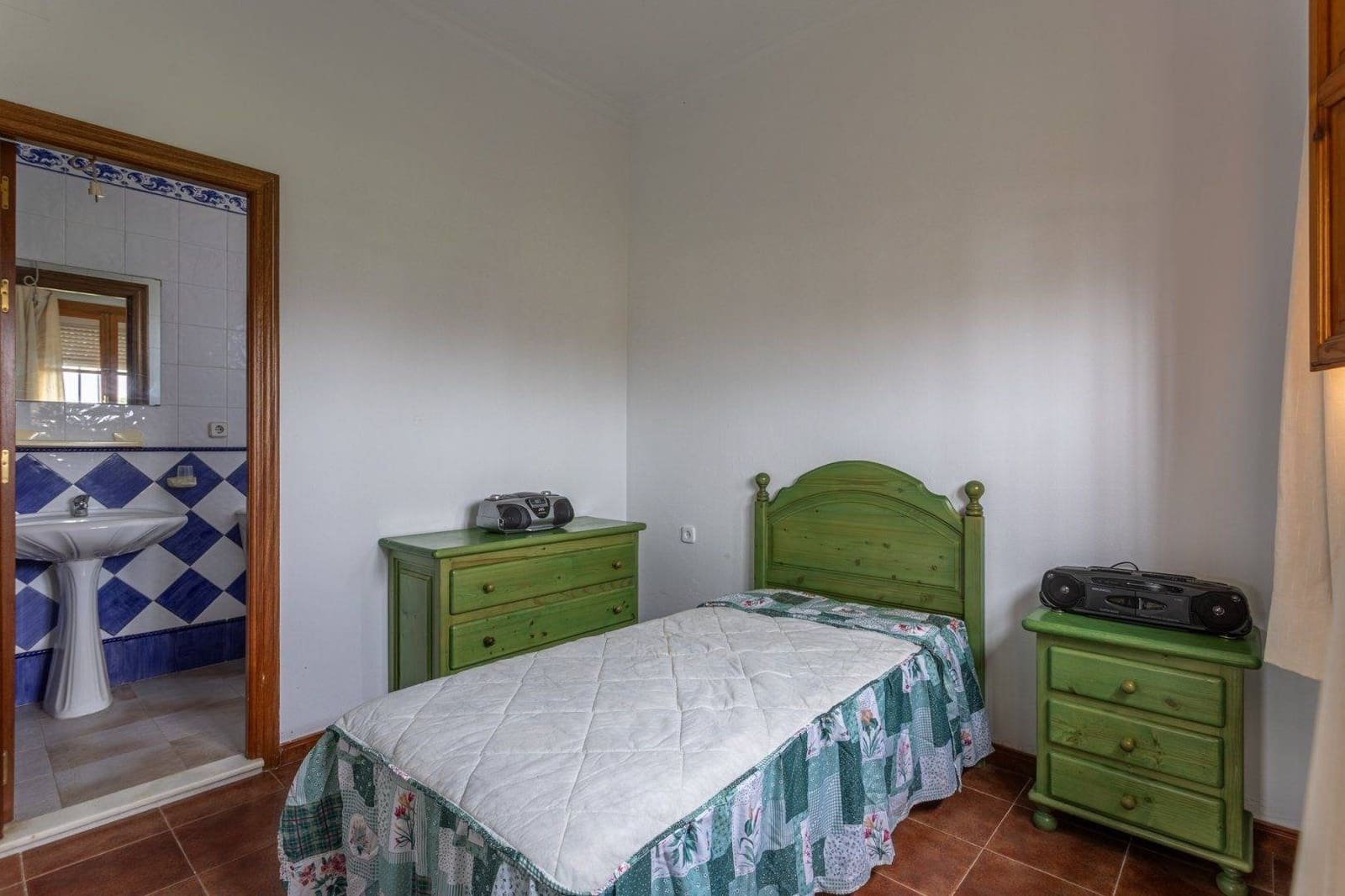 5 soveværelse Villa til salg i Sanlucar la Mayor med swimmingpool garage - € 379.990 (Ref: 9031519)