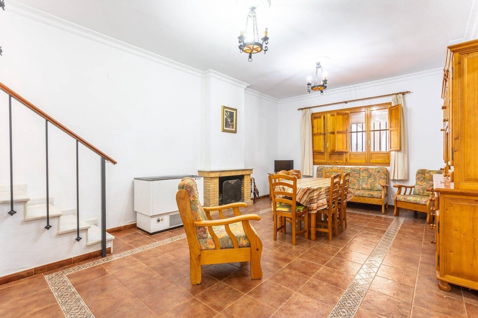 5 soveværelse Villa til salg i Sanlucar la Mayor med swimmingpool garage - € 379.990 (Ref: 9031519)