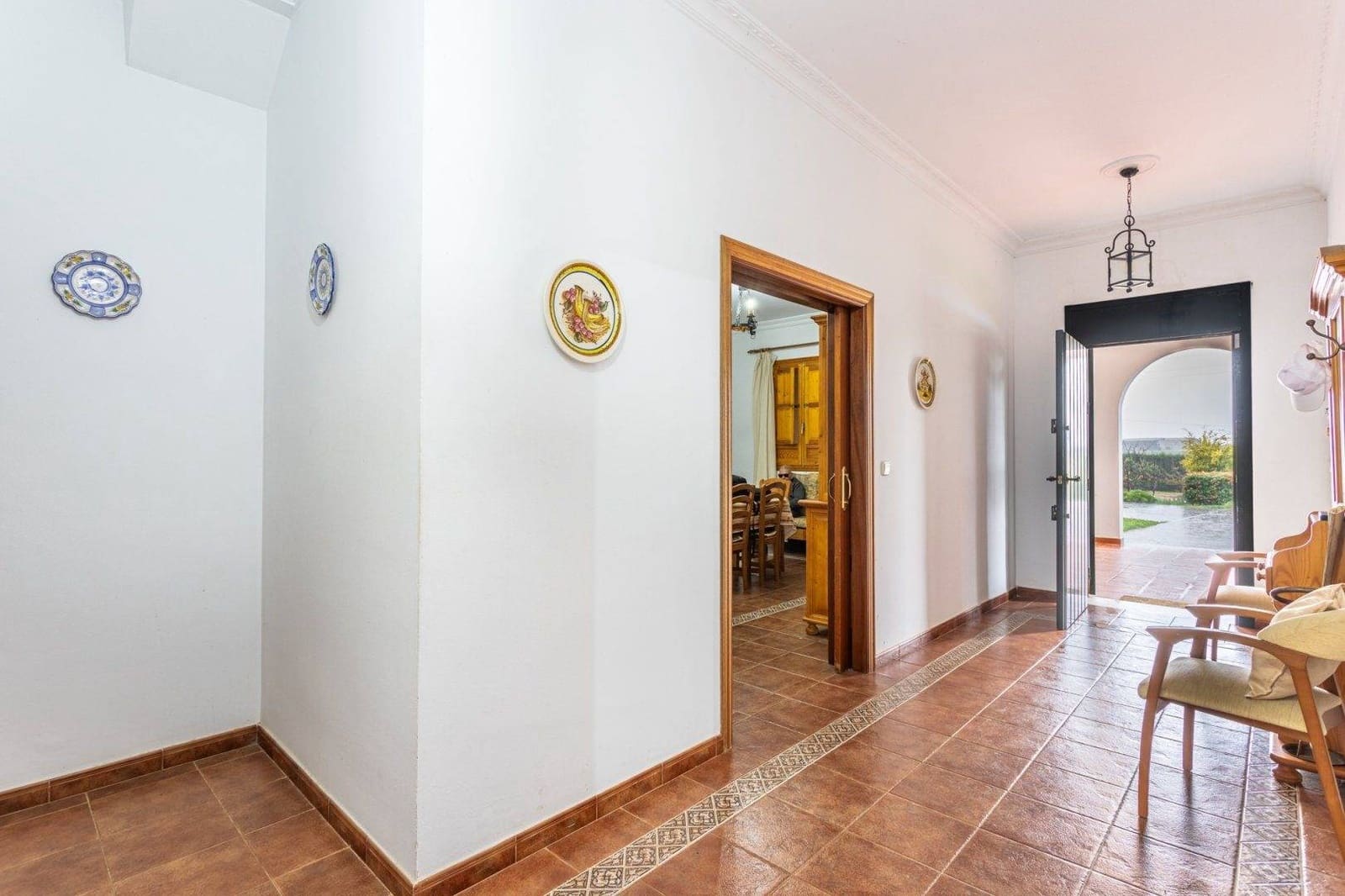 5 soveværelse Villa til salg i Sanlucar la Mayor med swimmingpool garage - € 379.990 (Ref: 9031519)