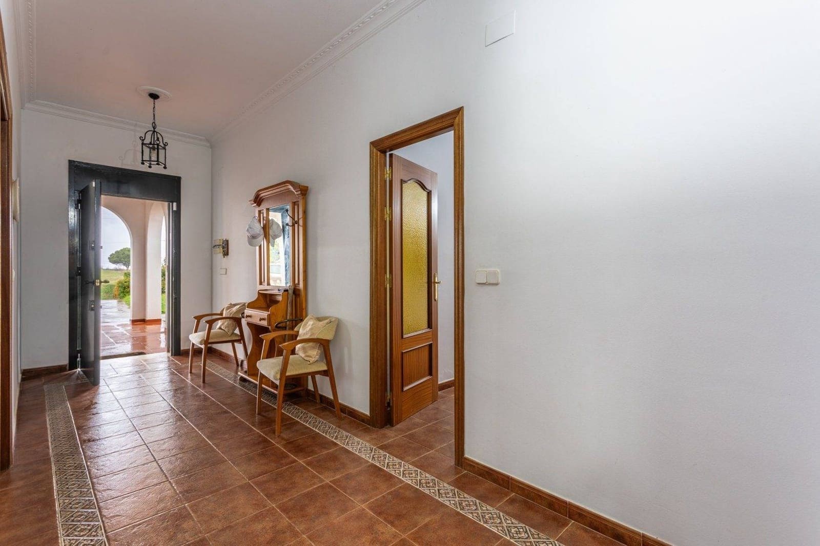 5 soveværelse Villa til salg i Sanlucar la Mayor med swimmingpool garage - € 379.990 (Ref: 9031519)