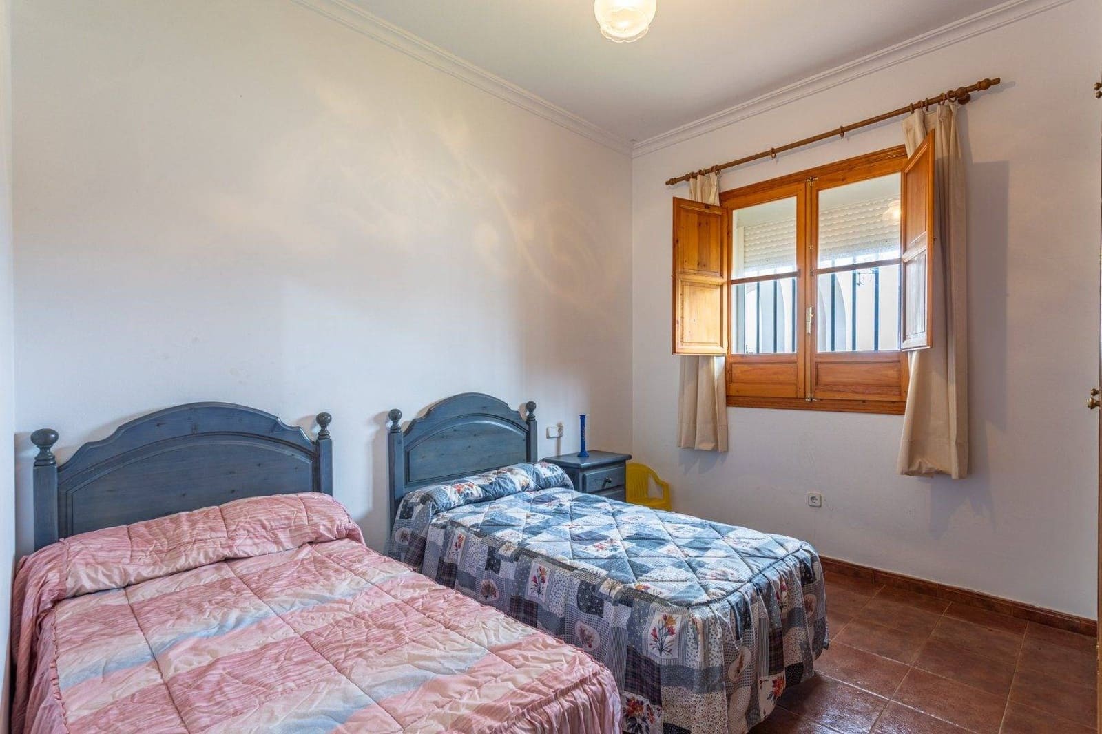 5 soveværelse Villa til salg i Sanlucar la Mayor med swimmingpool garage - € 379.990 (Ref: 9031519)