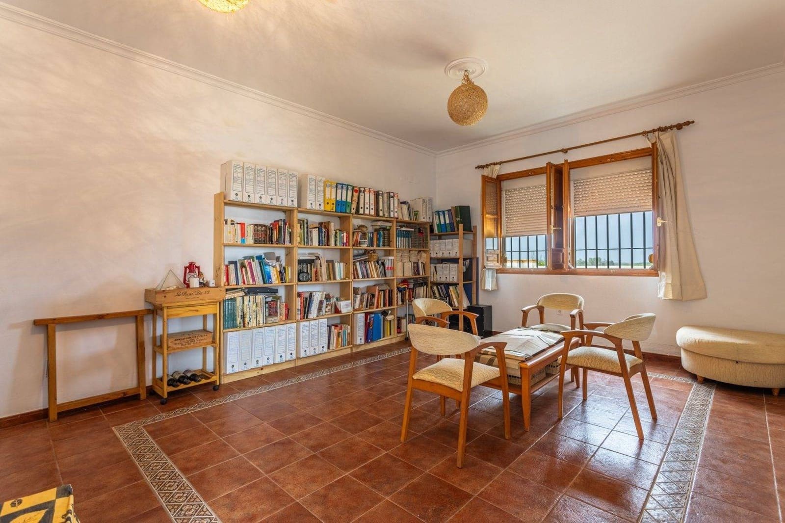 5 soveværelse Villa til salg i Sanlucar la Mayor med swimmingpool garage - € 379.990 (Ref: 9031519)