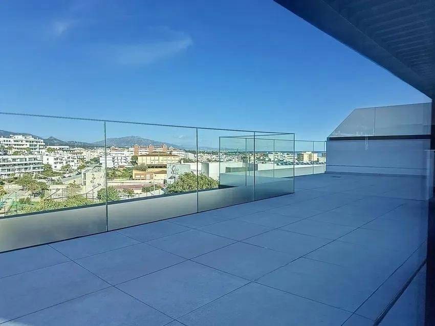 3 bedroom Penthouse for sale in Estepona with pool garage - € 975,000 (Ref: 9042238)