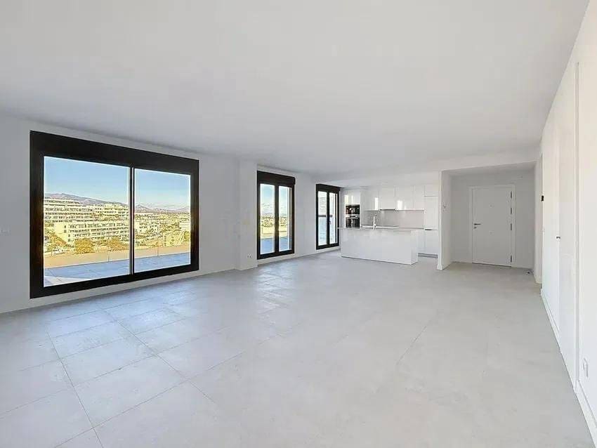 3 bedroom Penthouse for sale in Estepona with pool garage - € 975,000 (Ref: 9042238)