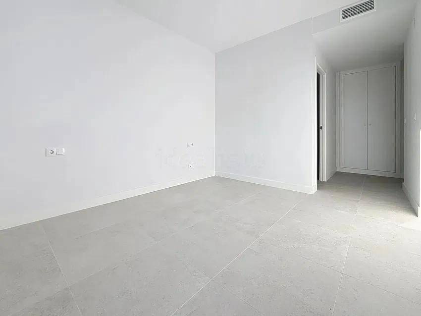 3 bedroom Penthouse for sale in Estepona with pool garage - € 975,000 (Ref: 9042238)