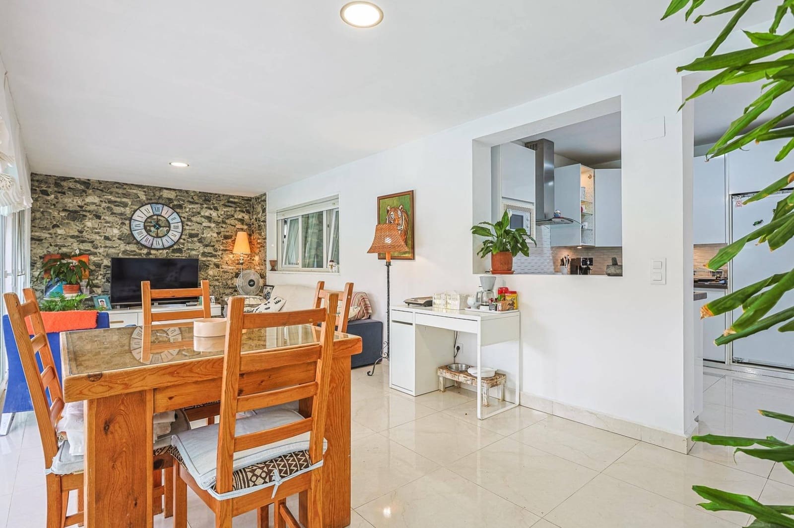 4 soveværelse Villa til salg i Montequinto med swimmingpool garage - € 669.000 (Ref: 9051038)