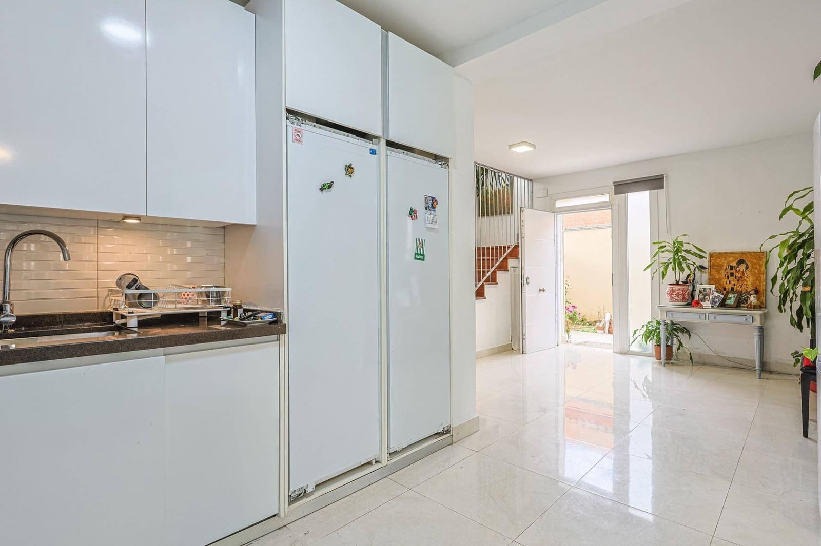 4 soveværelse Villa til salg i Montequinto med swimmingpool garage - € 669.000 (Ref: 9051038)