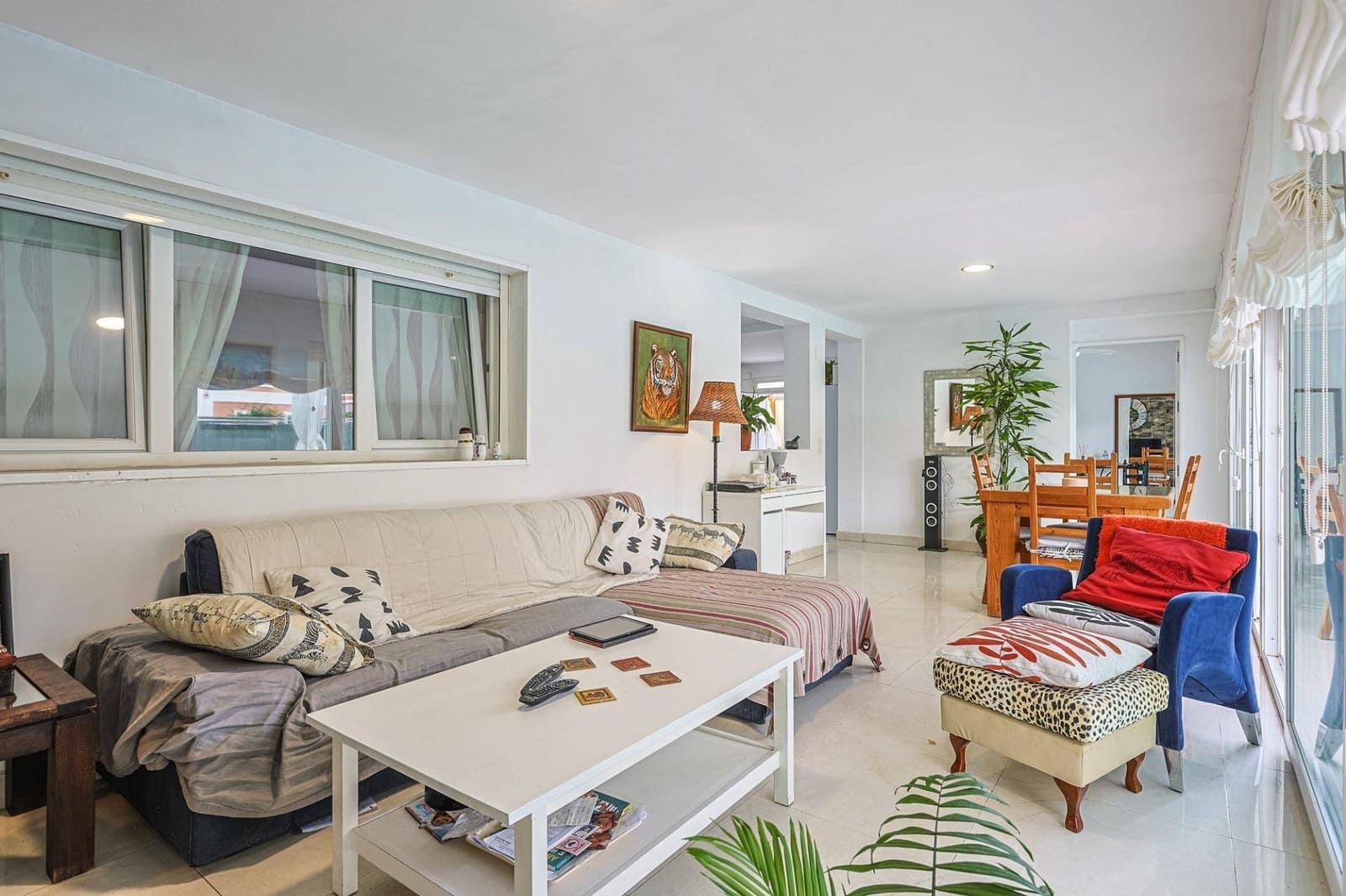 4 soveværelse Villa til salg i Montequinto med swimmingpool garage - € 669.000 (Ref: 9051038)