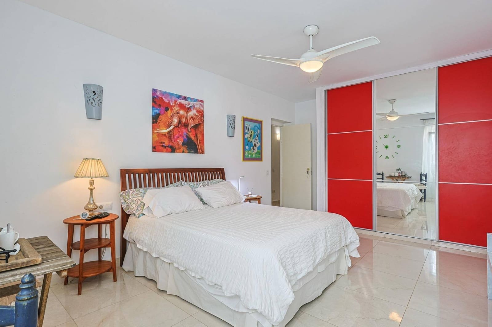 4 soveværelse Villa til salg i Montequinto med swimmingpool garage - € 669.000 (Ref: 9051038)